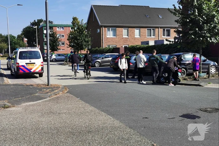 Scooterrijder in botsing met personenauto