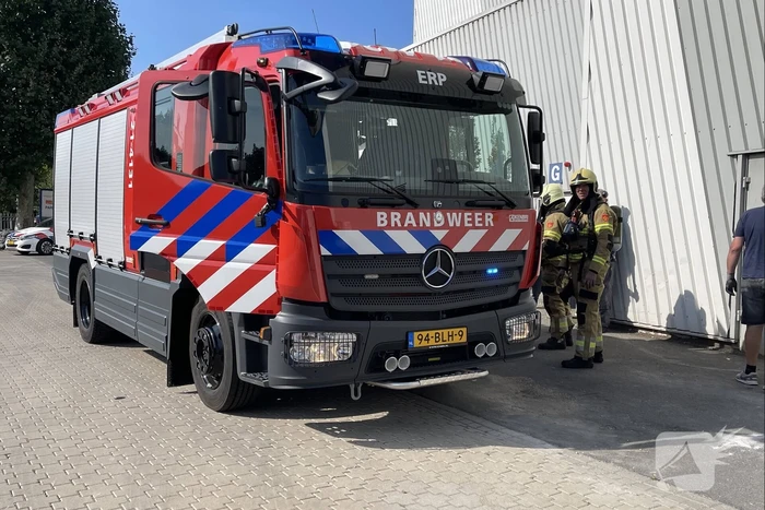 Brand in bedrijfspand snel onder controle