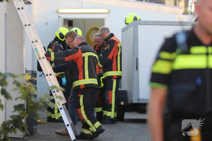 Politie treft hennepkwekerij aan in woning
