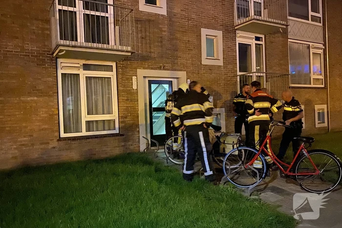 Hulpdiensten forceren deur bij stankoverlast