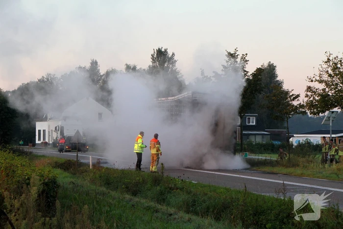 Oplegger volledig uitgebrand