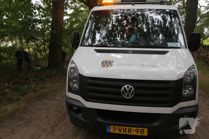 Afval gedumpt langs de weg