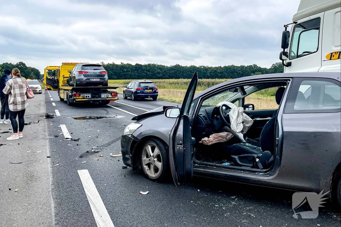 Kerende automobilist zorgt voor forse aanrijding