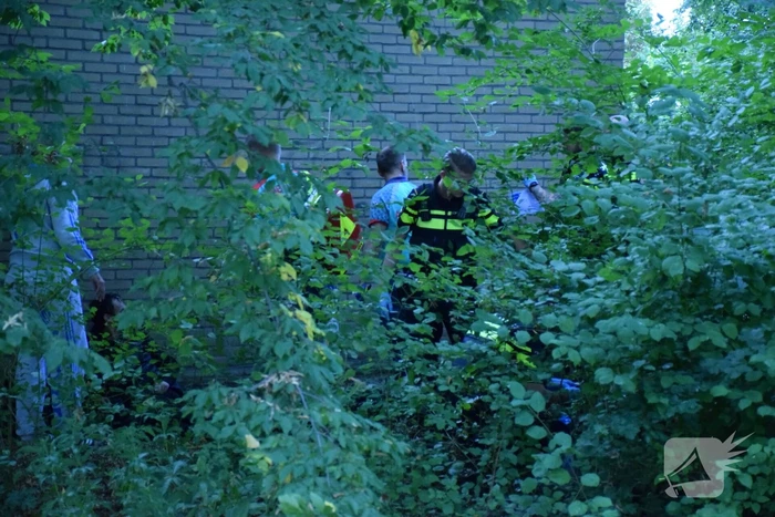 Omstanders redden dronken man uit water