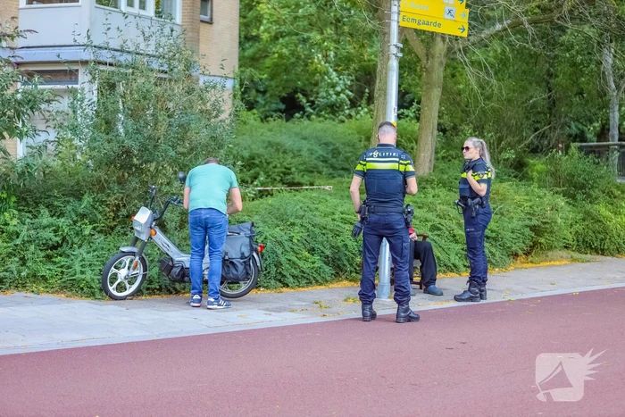 Man op scooter gewond bij aanrijding