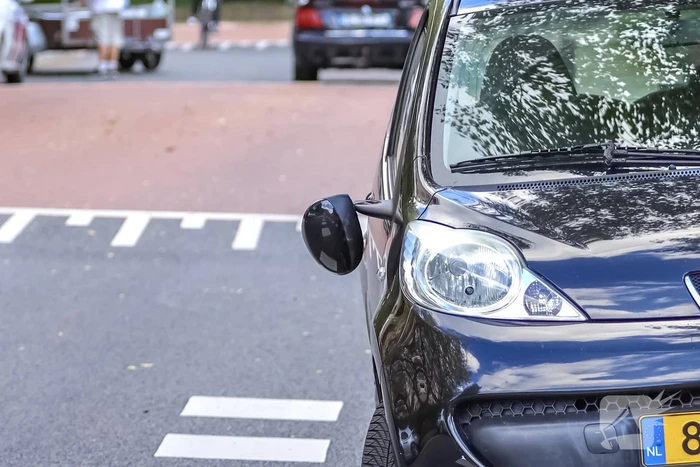 Man op scooter gewond bij aanrijding