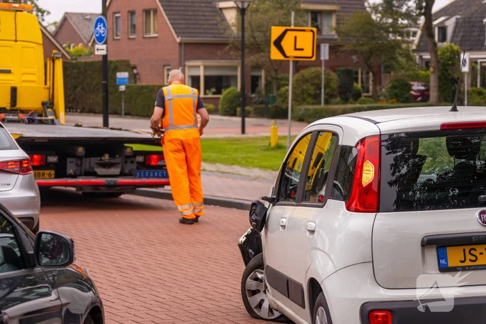 Twee ongelukken tegelijkertijd bij winkelcentrum