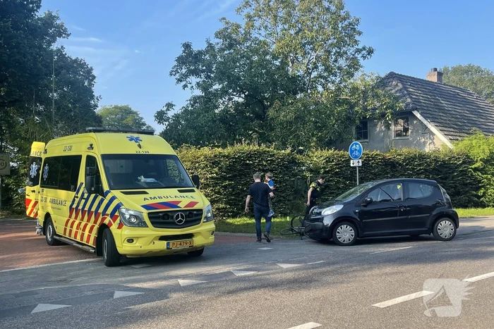 Drie wielrenners gewond bij aanrijding met auto