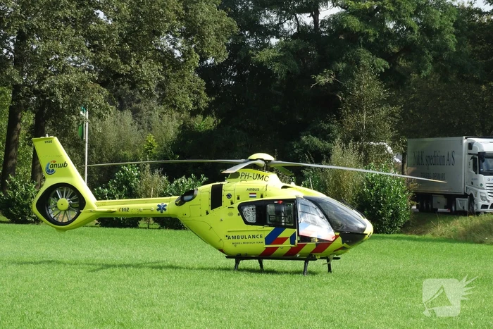 Fietser ernstig gewond door ongeval met personenauto