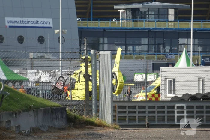 Traumahelikopter landt bij TT Circuit