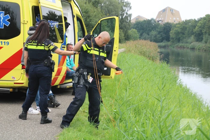Bestuurder belandt met scootmobiel in het water
