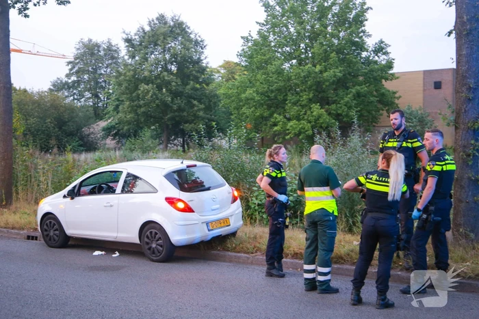 Persoon gewond door steekpartij in personenauto