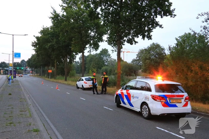 Persoon gewond door steekpartij in personenauto