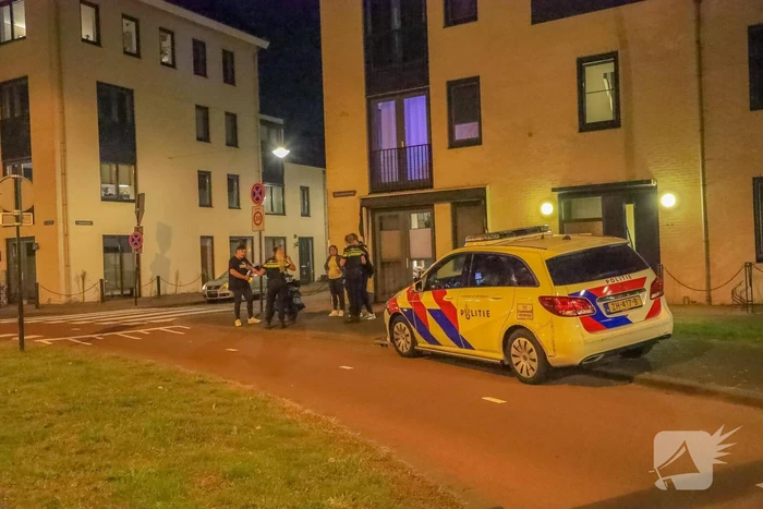 Botsing tussen personenauto en scooterrijder