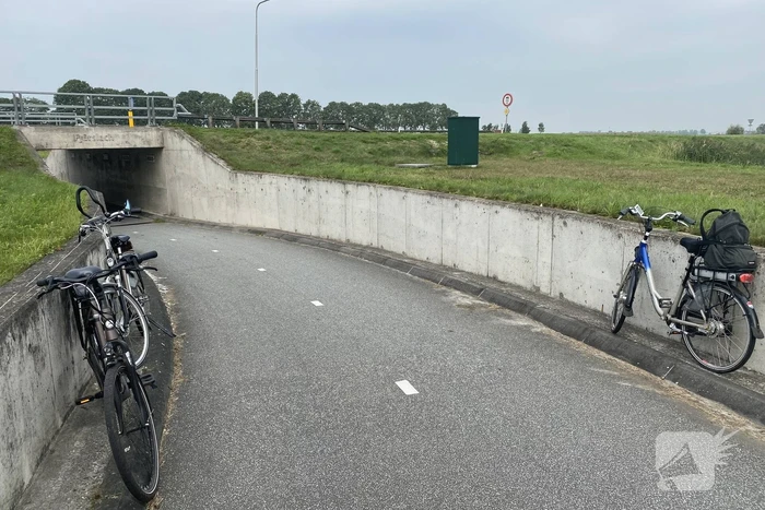 Fietser gewond bij fietsongeluk voor fietstunnel