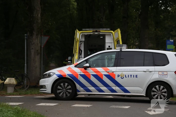 Fietser geschept door auto