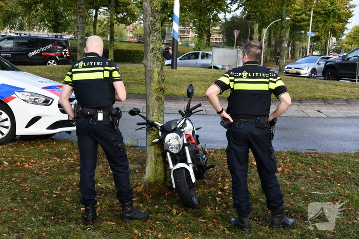 Brommerrijder gaat onderuit en raakt gewond