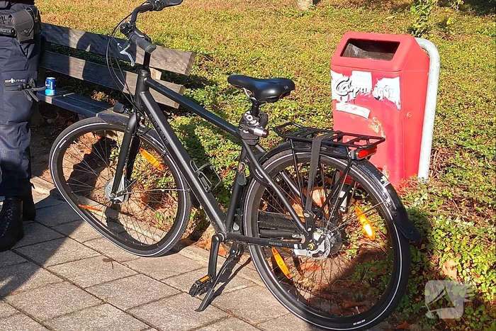 Fietser aangereden door automobilist op rotonde
