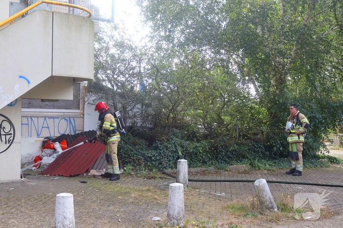 Afval in brand bij leegstand kantoorpand