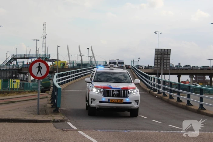 Traumahelikopter landt voor incident bij TESO veerhaven