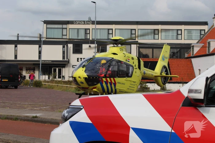 Traumahelikopter landt voor incident bij TESO veerhaven