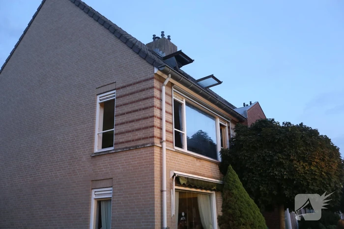 Veel rook bij brand in portiekwoning