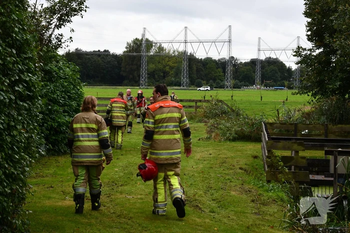 Lage druk gasleiding gesprongen midden in weiland