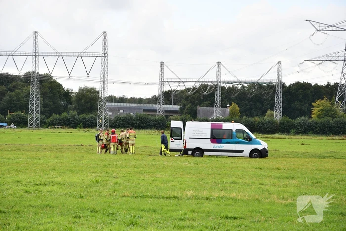 Lage druk gasleiding gesprongen midden in weiland