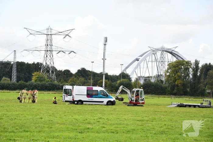 Lage druk gasleiding gesprongen midden in weiland