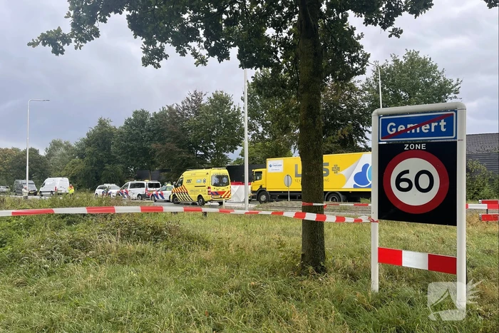 Fietser overleden bij botsing met vrachtwagen