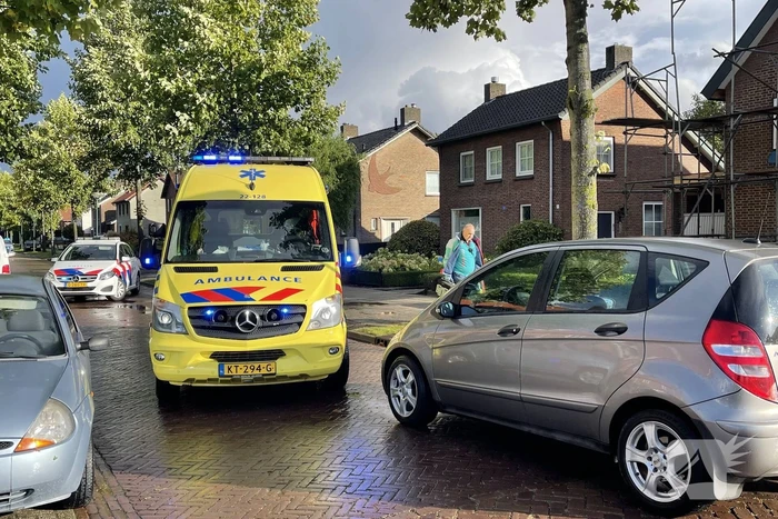 Fietser gewond door botsing met personenauto