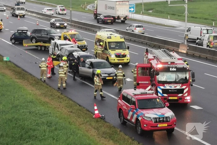 Schade aan meerdere voertuigen door kettingbotsing