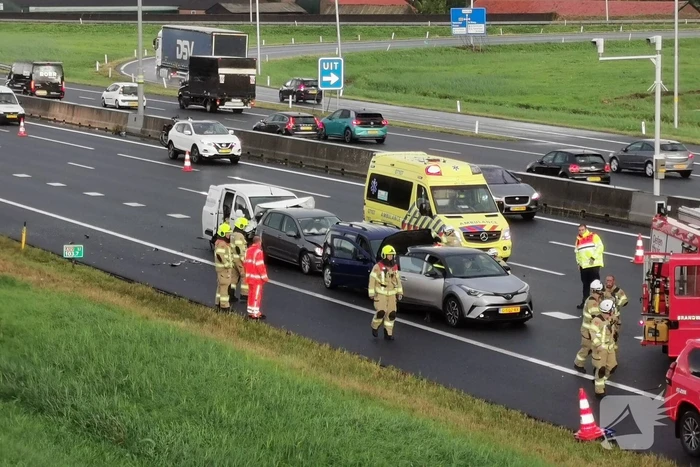 Schade aan meerdere voertuigen door kettingbotsing