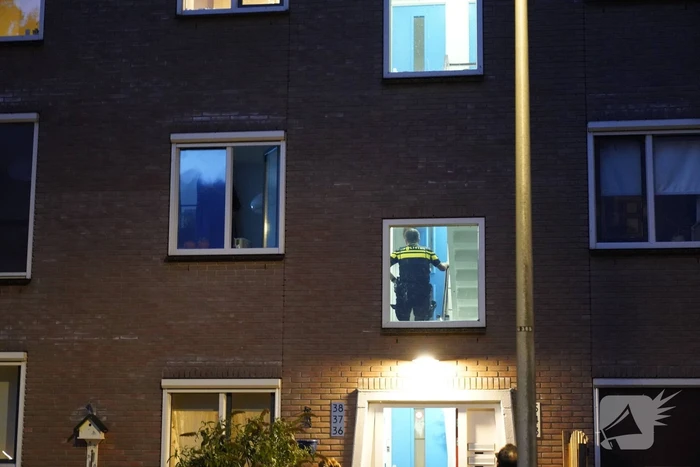 Buurtbewoners schakelen brandweer in door rookmelder