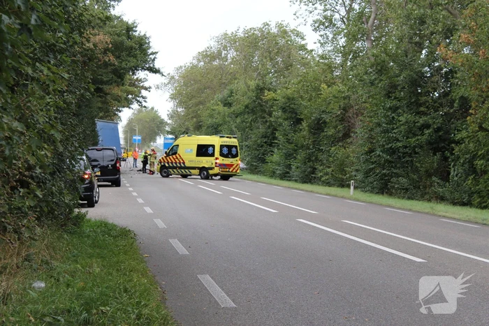 Auto total-loss na botsing met vrachtwagen