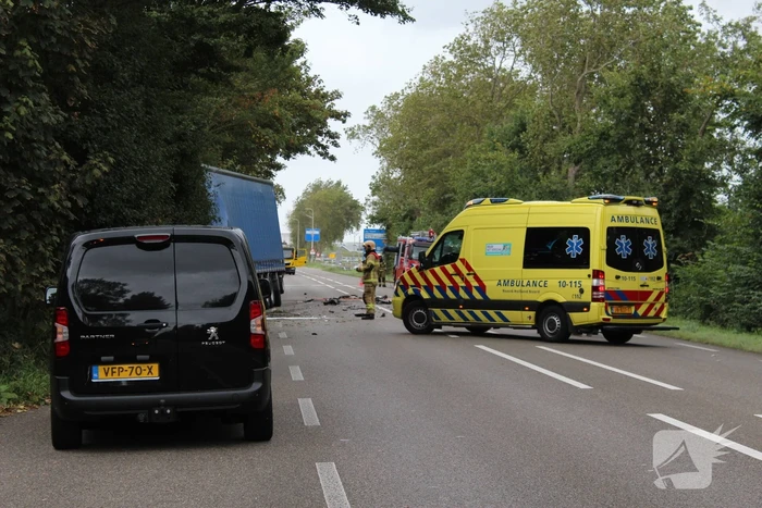Auto total-loss na botsing met vrachtwagen