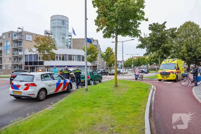 Ongeval op rotonde trekt veel bekijks