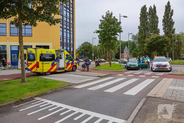 Ongeval op rotonde trekt veel bekijks