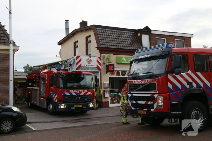 Forse rookontwikkeling bij brand in schuur