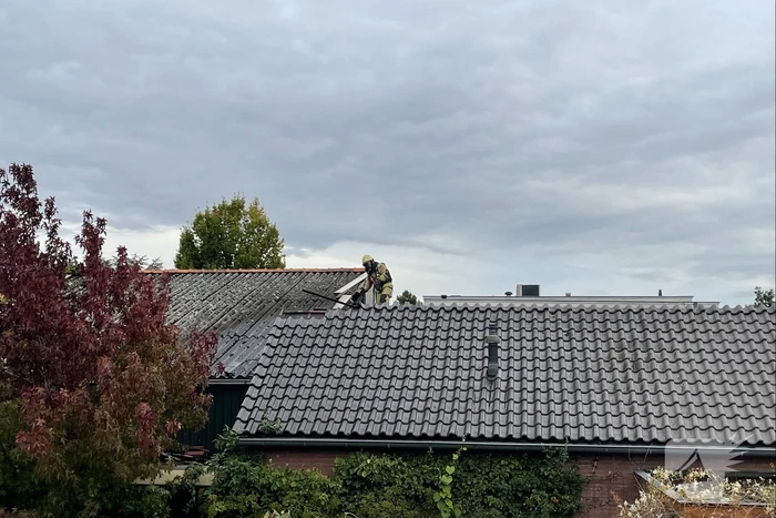 Forse rookontwikkeling bij brand in schuur