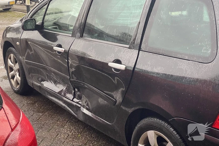 Auto's lopen schade op bij botsing
