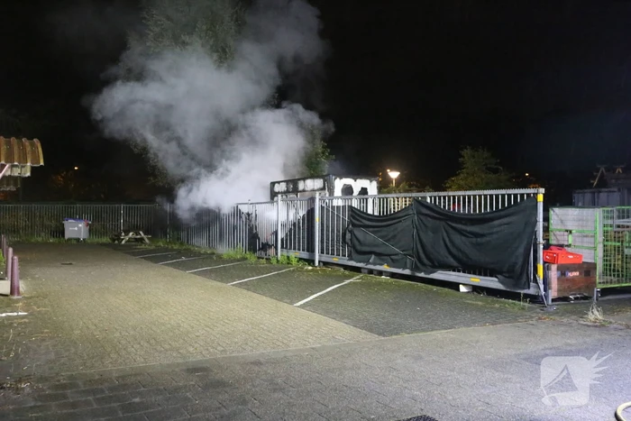 Brandweer blust brand in foodtruck