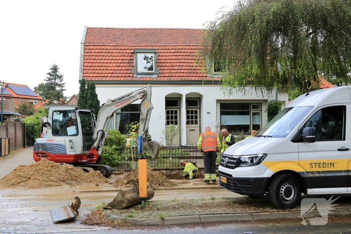 Gesprongen waterleiding zorgt voor verkeershinder
