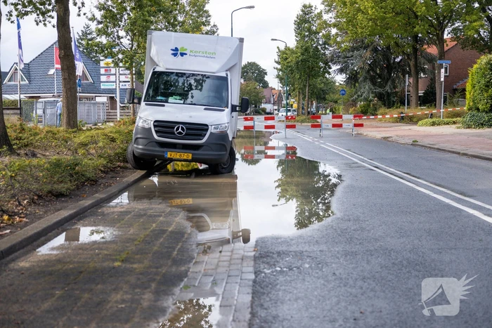 Gesprongen waterleiding zorgt voor verkeershinder