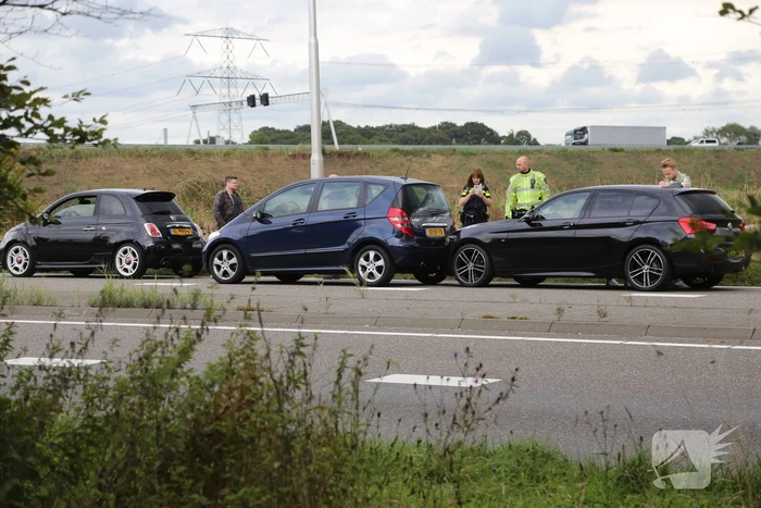Meerdere voertuigen beschadigd door botsing
