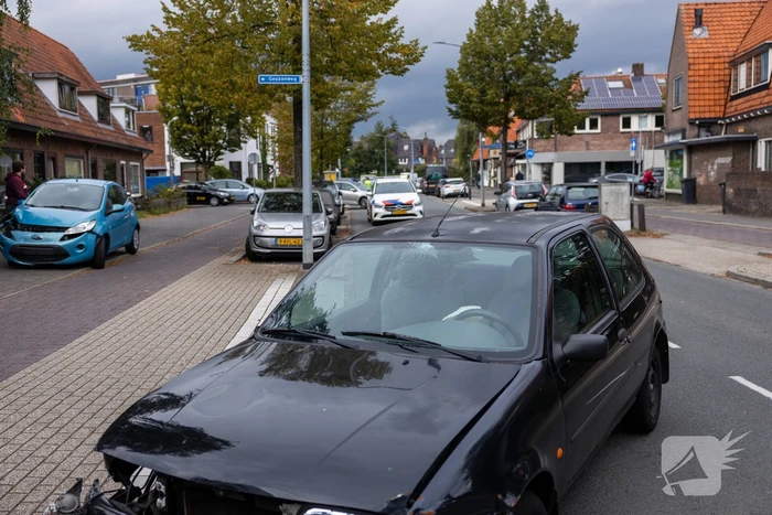 Kind gewond bij aanrijding tussen twee auto's