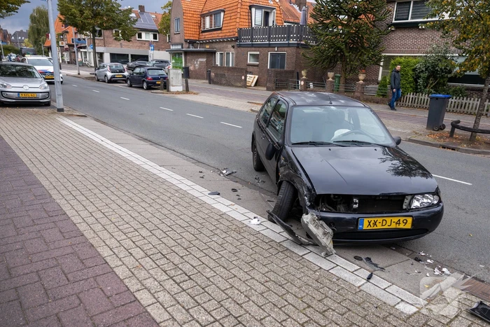 Kind gewond bij aanrijding tussen twee auto's
