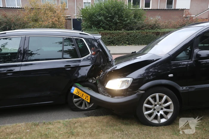 Bestuurder aangehouden na kop-staart aanrijding