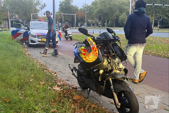 Brommerrijder loopt verwondingen op na uitwijkmanoeuvre