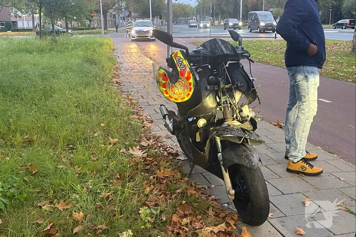 Brommerrijder loopt verwondingen op na uitwijkmanoeuvre